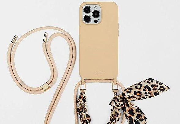 Crossbody Phone Cases Are the Must-Have Accessory for Everyday Convenience